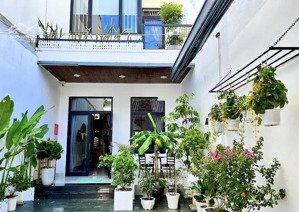 nhà 3 tầng- góc 2 mt ngay đường 2/9 . đối diện khu tổ hợp downtown lớn nhất đà nẵng.