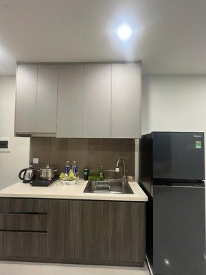 cần cho thuê căn hộ officetel lavida plus q7 dt 42m2, nhà sạch đẹp, có nội thất giá 12 tr