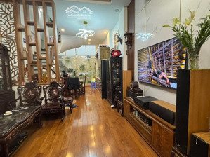 đội cấn 66m*4 tầng , mặt tiền 4,5m. 17,8 tỷ . khu phân lô quân đội, ô tô đỗ cửa .