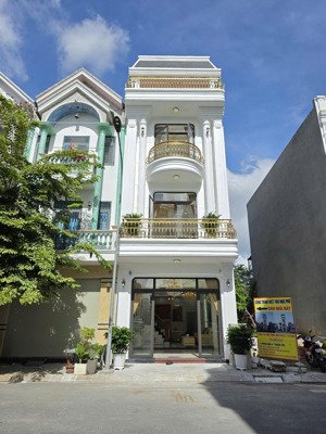 bán nhà tân cổ điển, full nội thất p.an phú, tp.thuận an