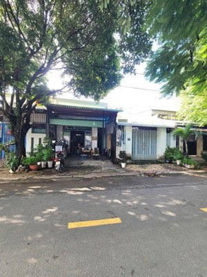bán nhà 1 trệt 1 lầu mt đường nguyễn đình chiểu p.đông hòa tp.dĩ an