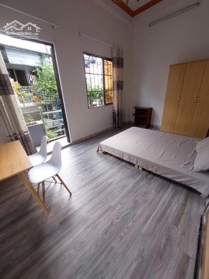 chdv 1 phòng ngủ + 1 phòng bếp , ban công 2 mặt