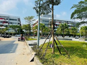 biệt thự 306m2 ngang 12m đối diện đại học fpt giá chỉ 25,8 triệu/m2 giá tốt