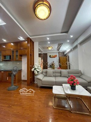 bán chung cư xa la 70m2, 2 ngủ ngay viện 103, bỏng, k, quân y, trường lê quý đôn. hơn 3 tỷ