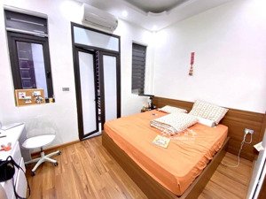 thật hiếm- 10 tỷ hơn- ngõ nông ở sướng, nội thất xịn sò, gần phố pháo đài láng