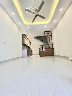 hiếm - nhà đẹp ở ngay - giá đầu tư - ngõ thông - sổ vuông nở hậu - ba gác phi
