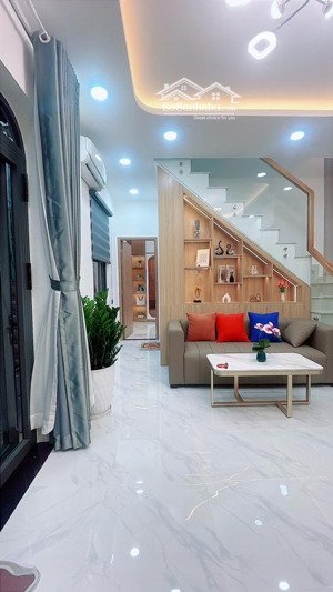 bán nhà đẹp siêu hiếm lê văn duyệt, 40m2 vào ở ngay, cách 3 bước tới hẻm xe hơi, nhỉnh 5 tỷ