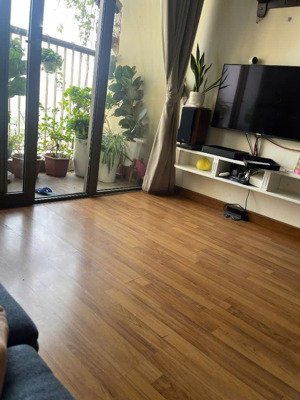 chính chủ cho thuê căn hộ 1416 toà v3, home city trung kính 70m2, 2 ngủ, 2 wc, có slot ô tô