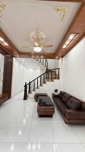 nhà cuối phố bà triệu gần chợ hà đông cc cần bán gấp, 30mx4 tầng, giá 4ty95 ngõ nông oto đậu gần.