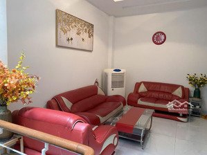 nhà 4 tầng mặt tiền đường 3/2 kinh doanh sầm uất lh đức sơn