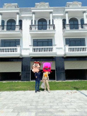 bán gấp shophouse 100m² vị trí đẹp, kinh doanh tốt, giá chỉ 2.9 tỷ