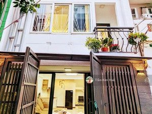 quận 7, nhà mới đẹp, sát phú mỹ hưng, 4x8, 3.x tỷ