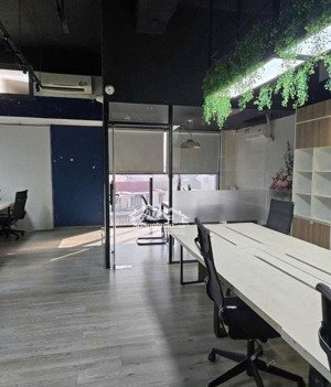 cho thuê văn phòng the sun avenue diện tích lớn 100m2 giá thuê 20 triệu kbp. dọn vào linh hoạt