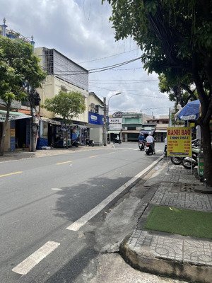 nhà đẹp 4 tầng âu dương lân, 3pn, full nội thất, cách mặt tiền 10m, vuông vức, shr, nhỉnh 4 tỷ