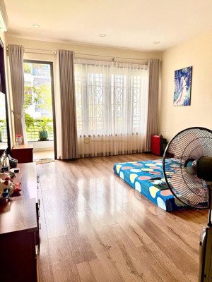 bán nhà 3 tầng có hầm khu đô thị an phú an khánh