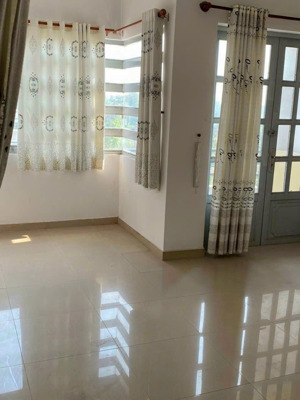 bán nhà mặt đường phường 7 quận 8. nhà đối diện công viên, đất vuông vức (5m x 16m)