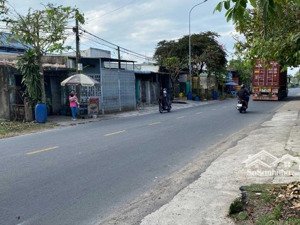 thành phố bến tre, đất cực đẹp đang bán giá 860tr/100m2, gần công ty, dân cư đông đúc,shr, lộ nhựa