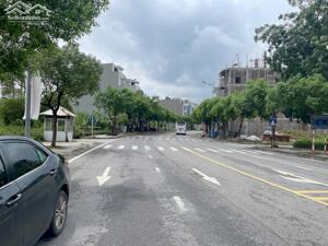 Chính chủ bán gấp lô đất mặt phố kinh doanh đỉnh đường Lý Nam Đế, Khai Quang 125m 2 mặt tiền 53tr/m 0988296228