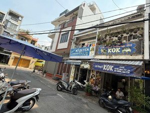 nhà đường 8m - 60m2 - ngang 7m đoạn đẹp cư xá b q.6