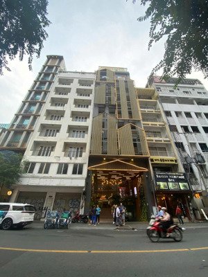 siêu phẩm mặt tiền ngay chợ bà chiểu- dt: 7x30m- kc : 1h7t- hđt : 130 tr/th - giá chỉ 44,5 tỷ tl