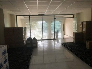 giảm 1 tỷ tòa văn phòng 8 tầng,ngay quận ủy hà đông mặt tiền 6,7m, ô tô tránh