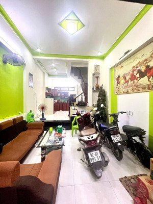 bán nhà mặt tiền hoà khánh khu bộ đội đường 5,5m