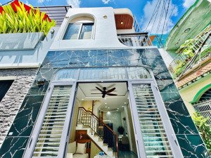 chính chủ cần bán nhà lạc long quân, p. 10, tân bình gần đầm sen, giá 3tỷ240 dt 67,2m2, còn hđ thuê