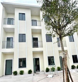 cho thuê căn hộ mới 100% ngay đại học bình dương