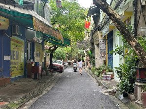 bán nhà phân lô huỳnh thúc kháng,55m x 4 tầng giá 22,2 tỷ,mặt ngõ thông kinh doanh tốt,ô tô đỗ cửa