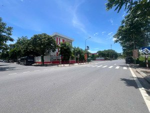 phố mới trần đăng khoa- lô góc 2 mặt tiền -ngay đường 40m -chợ hoa cổ linh - trường tiểu học -90m2