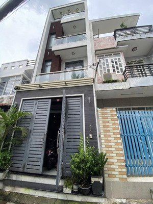 bán nhà mới 4 tầng ở ngay,xe tải tới nhà,quận 7,hoàng trọng mậu,4.5x15m,hơn 10 tỷ thương