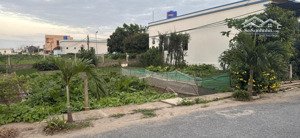 chính chủ em muốn bán lô đất ở đường trục chính 22 m tại quất lâm nam định