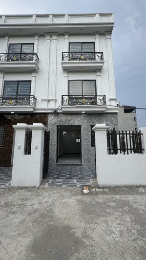 nhà 4 tầng 56m2, ô tô đỗ, ngay đường lê văn lương, chỉ 500m ra đại học thể thao, giá chỉ 4.15 tỷ.