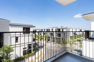 chuyên mua bán sang nhượng, giá từ 4 tỷ ( chưa vat ). vị trí đẹp, cư dân ở đông