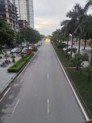 cc nhà mặt phố vip. 7 tầng thang máy. giá bán 18 tỷ