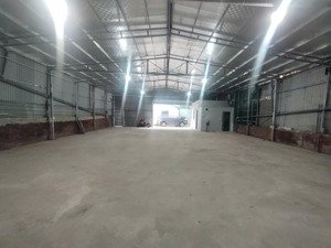 cho thuê kho xưởng đường đại mỗ, nam từ liêm. dt 420m, cao 7m, mái tôn chống nóng. giá 45k/m/th.