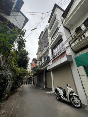 nhà đẹp ở ngay. đường cầu giâý. ô tô vào nhà, kinh doanh. 46m - 6 tầng - 15.8 tỷ