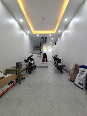 nhà yên nghĩa mới đồng mai trong đê sd 37m2* 4t, 5pn 2 thoáng ngõ trước 3m giá chỉ hơn 3 tỷ ctl