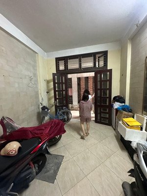 định công bán nhà 75m2 chỉ 10 tỷ 4, ngõ thẳng 10m ra phố