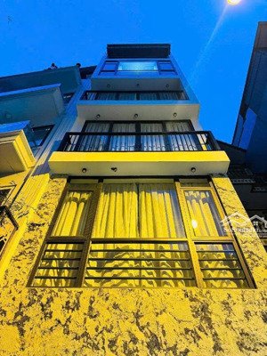 phân lô gara oto giảng võ-7 tầng thang máy-2 thoáng trước sau-gần phố.dt 42m-7 tầng-19.5tỷ