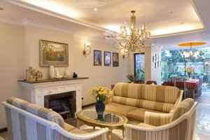 đầu tư! phân lô mạc thái tổ, ôtô tránh vào nhà, 2 thoáng trước sau, kinh doanh đỉnh giá tốt 109m*6t