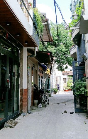 nhà mới đẹp - trung tâm tân bình - hẻm rộng - cách mạng tháng 8 - 60m2 - 3 tầng - 6tỷ xíu