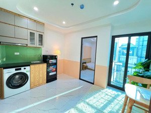 bóc tem ccmn 1n1k 40m2 full đồ xịn sò. ban công thoáng, máy giặt riêng tại quan nhân