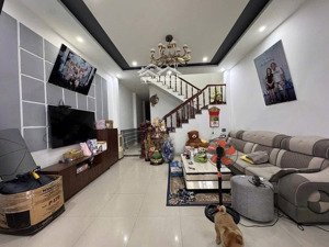 cho thuê nhà 3 tầng, phú xuân 5