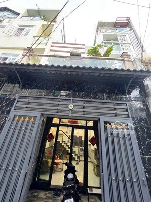 bán căn nhà đẹp, mới, 50m2, đầu đường huỳnh tấn phát, trung tâm quận 7, chỉ nhỉnh 4 tỷ