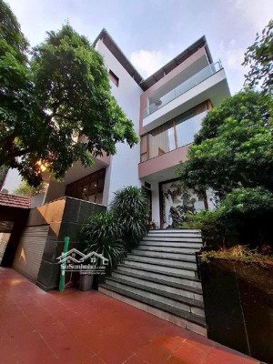 nguyễn sơn - biệt thự - sân vườn rộng - đường ô tô tránh - ô tô vào nhà -215m2-39,8 tỷ ( có tl)