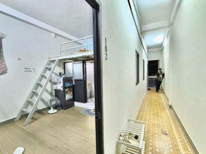 siêu phẩm phòng trọ có ban công chung view hướng ra hồ bơi công viên văn hóa phú nhuận (ib video)