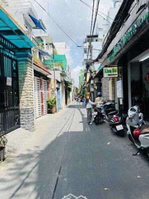 vị trí đẹp- mặt tiền kinh doanh ngày đêm 65m2- hẻm xe hơi thông đường 1/ tô hiến thành q10-#giá9tỷ5