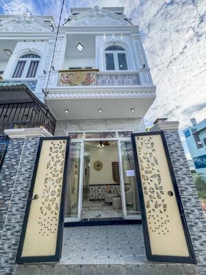 NHÀ TRỆT LẦU XÂY MỚI CÁCH ĐẠI HỌC CẦN THƠ 500M