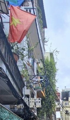 căn nhà phố bạch mai - hai thoáng- 9 phòng khép kín - sát phố - ngõ ô tô - sổ đỏ hoa hậu